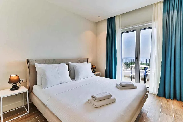 A 95 m² apartment in the prestigious Luštica Bay resort with beautiful sea views. — photo 12