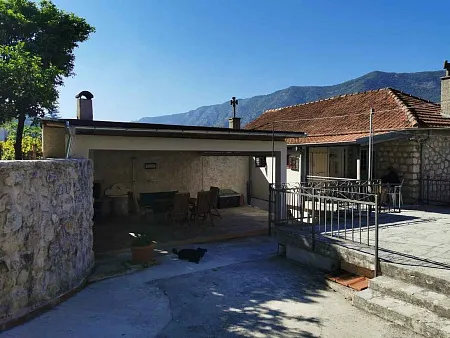 Townhouse by the sea in Dobrota — photo 3