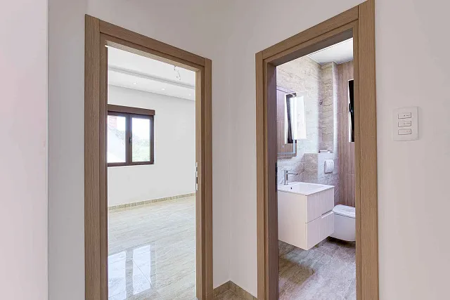 Renovated apartment in Tivat, 78 m² — photo 10