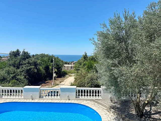Sea view house with Swimming pool in Utjeha — photo 15