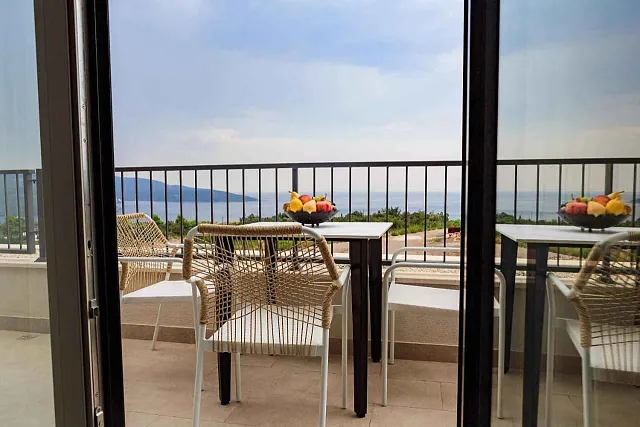 A 95 m² apartment in the prestigious Luštica Bay resort with beautiful sea views.
