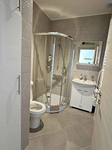 Spacious 1-Bedroom Apartment in Prcanj — photo 9