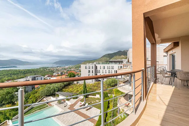 Luxury penthouse with spectacular sea views — photo 10