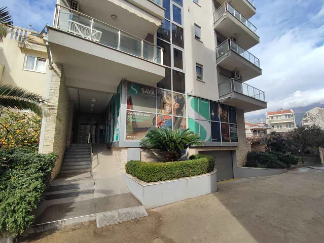 Commercial premises in the center of Budva — photo 4