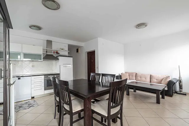 72 m² apartment in the center of Budva — photo 4