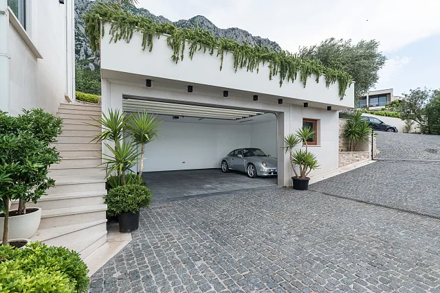 Exclusive Villa in Blizikuće, near Sveti Stefan — photo 24