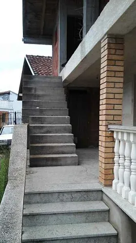 Unfinished house in the quiet area of Kotor — photo 2