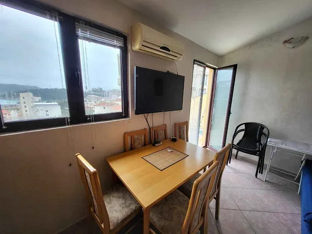 One bedroom apartment with sea view in Becici — photo 4