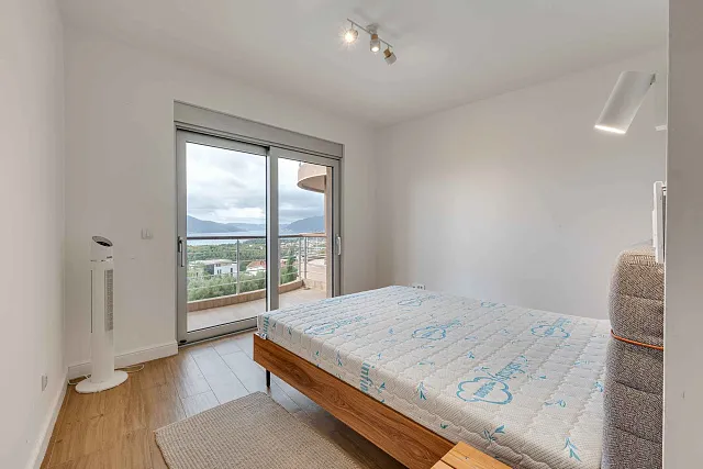 LUXURY THREE-BEDROOM APARTMENT WITH BREATHTAKING SEA VIEWS — photo 8