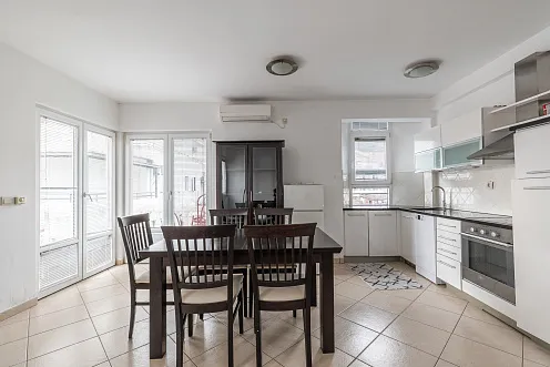 72 m² apartment in the center of Budva