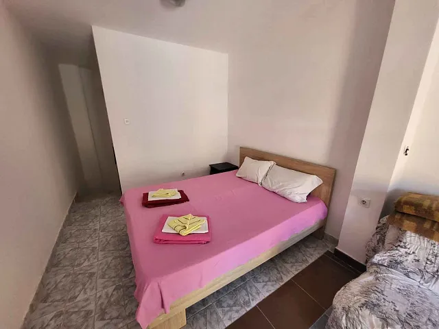 Hotel with 16 apartments in Buljarica — photo 7
