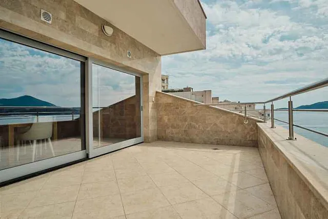 Two-story penthouse for sale in Rafailovici — photo 4
