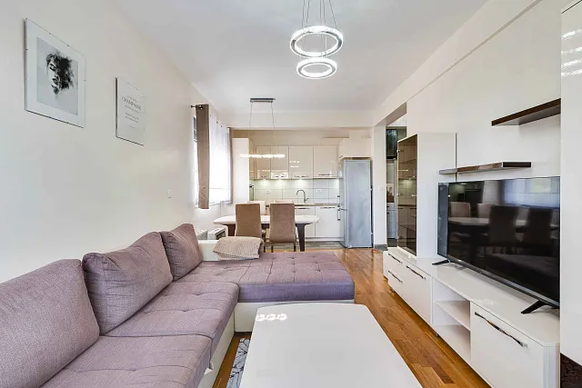 Modern One-Bedroom Apartment with Large Terrace and Garage in Bečići