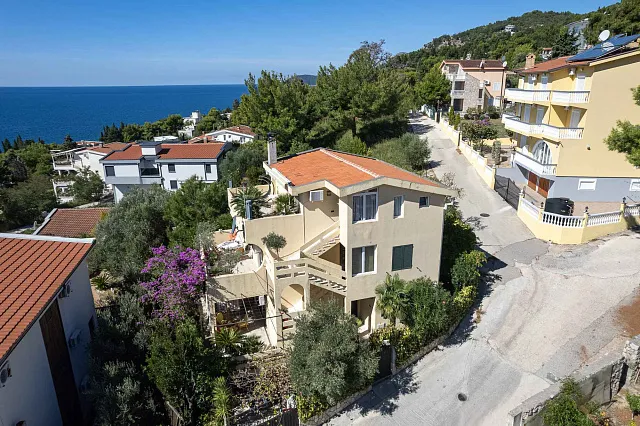 Villa with 3 Separate Apartments – Ideal Investment Opportunity for a Mini-Hotel — photo 4