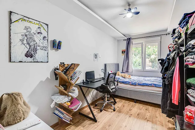 A renovated 4-bedroom, 120 m² house with views of Kotor Old Town — photo 8