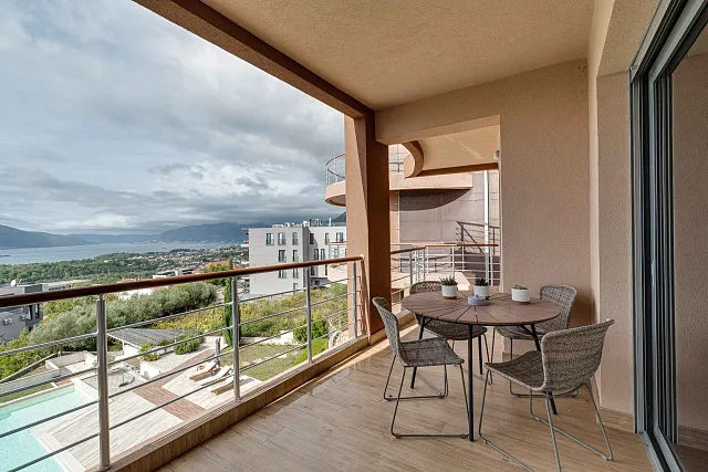LUXURY THREE-BEDROOM APARTMENT WITH BREATHTAKING SEA VIEWS — photo 21