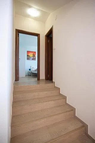 Spacious one-bedroom apartment in Budva with sea view — photo 12