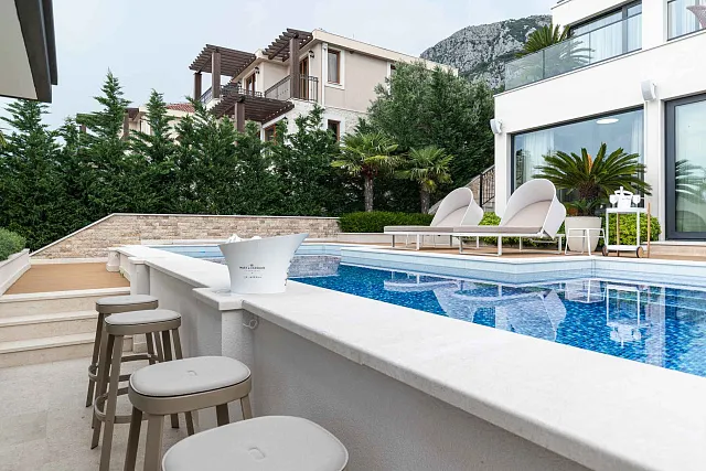 Exclusive Villa in Blizikuće, near Sveti Stefan — photo 30