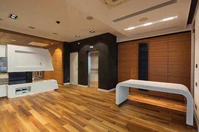 Super luxurious three-story triplex apartment with a jacuzzi and sauna — photo 10