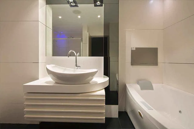 Luxurious two-bedroom apartment with designer interiors in the center of Budva — photo 5