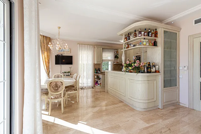 Elegance and serenity in a luxurious villa with natural views. — photo 27