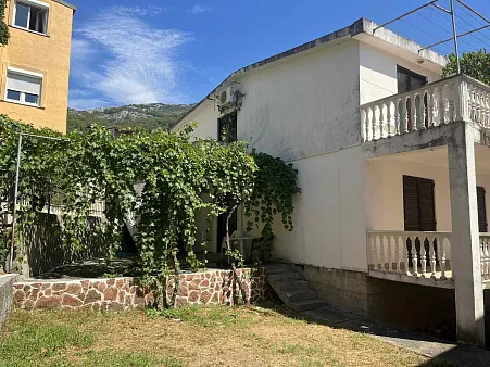 Two-story house for sale in Buljarica