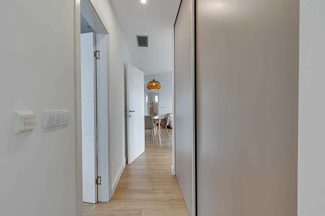 LUXURY THREE-BEDROOM APARTMENT WITH BREATHTAKING SEA VIEWS — photo 11