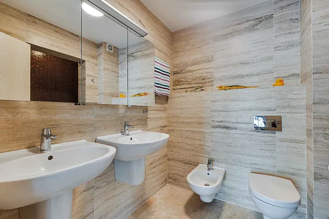 107 m² 3-Bedroom Apartment with Panoramic Sea View in Kostanjica — photo 17