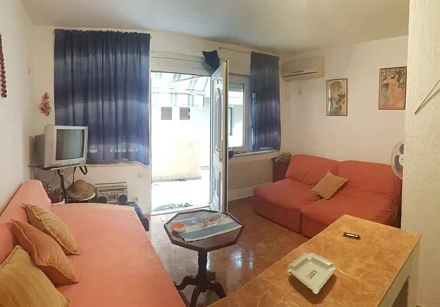 One-bedroom apartment in Petrovac — photo 4