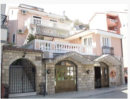 Villa-Hotel near the sea in Becici