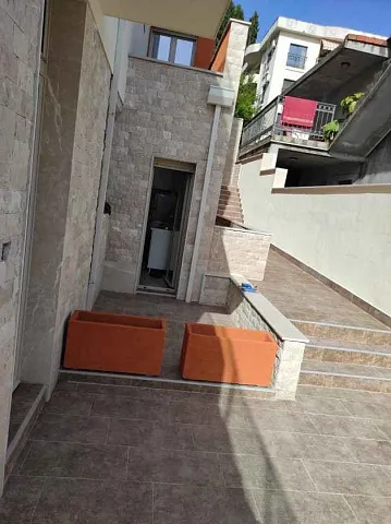Wohnung zum Verkauf in Tivat in der Nähe des Meeres — photo 7