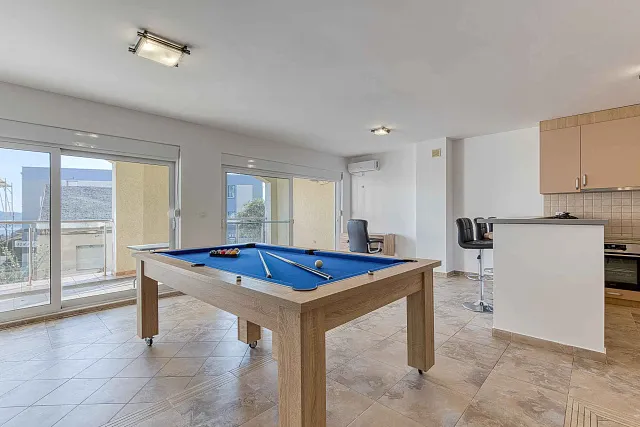 FOR SALE: SPACIOUS, FULLY FURNISHED APARTMENT IN BUDVA WITH GARAGE — photo 28