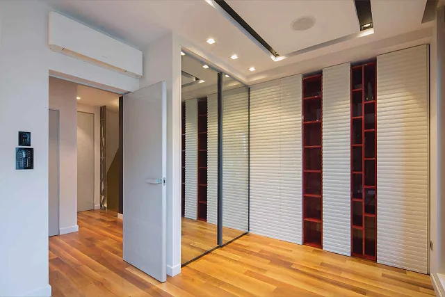 Super luxurious three-story triplex apartment with a jacuzzi and sauna — photo 13