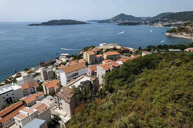 Beautiful plot in a attractive location between Budva and Sveti Stefan, with the approved site development parameters — photo 4