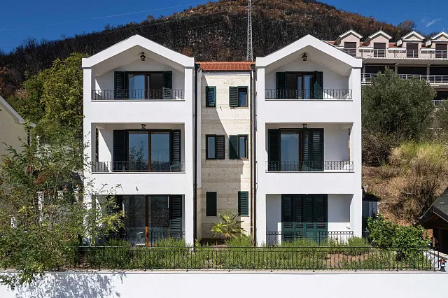 Spacious and bright apartments with panoramic sea views — photo 33
