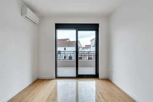 Modernes Apartmenthaus mit Meerblick in Budva