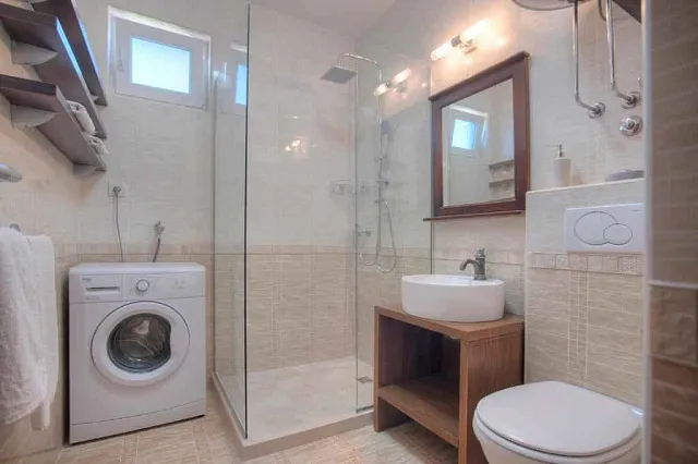 Spacious one-bedroom apartment in Budva with sea view — photo 10