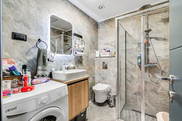 A renovated 4-bedroom, 120 m² house with views of Kotor Old Town — photo 6
