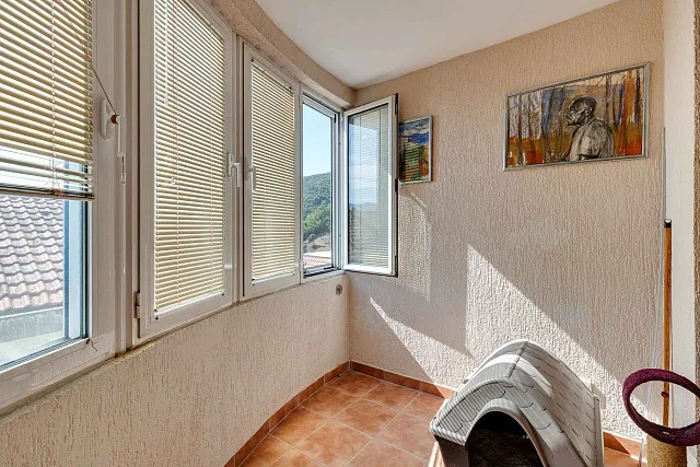 Two-bedroom apartment in Budva — photo 8