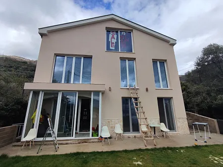 Sea View House in Baošići, Montenegro — Plot 1,018 m²