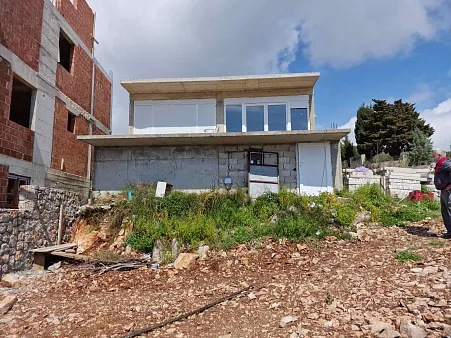 Unfinished house in the picturesque place of Krimovica