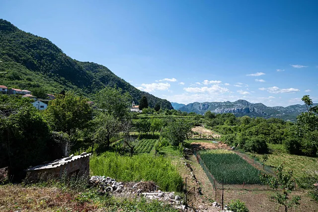 Urbanized land for sale, located in the heart of Crmnica — photo 4