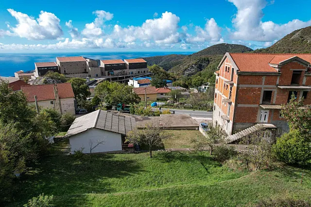 Urbanized Plot with Sea View and Own Water Source – Lapčići, 1,000 m² — photo 10