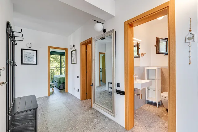 Modern three-bedroom apartment in the centre of Tivat with sea views — photo 17