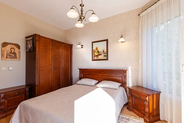 Elegance and serenity in a luxurious villa with natural views. — photo 43