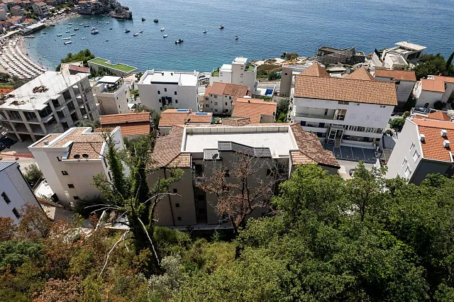 Beautiful plot in a attractive location between Budva and Sveti Stefan, with the approved site development parameters