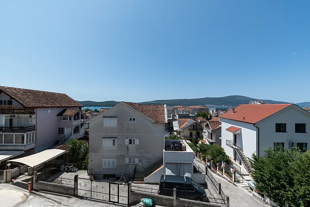 Modern three-bedroom apartment in the centre of Tivat with sea views — photo 22
