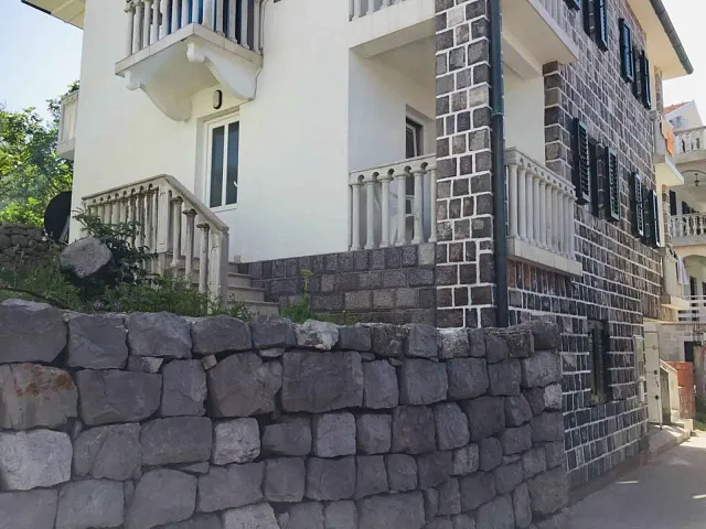 House on the second line in Krasici — photo 5