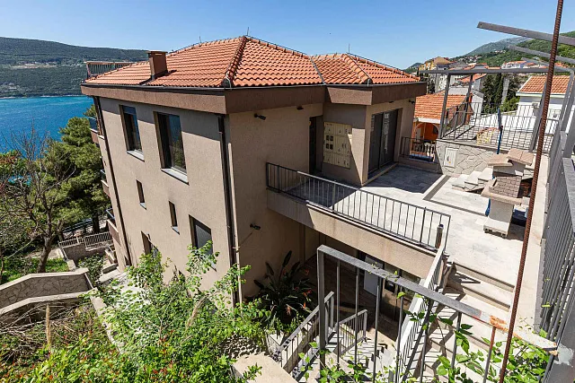 Excellent villa in the center of Herceg Novi — photo 37