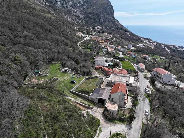 Plot of 5436 m² in Blizikuće with a Project